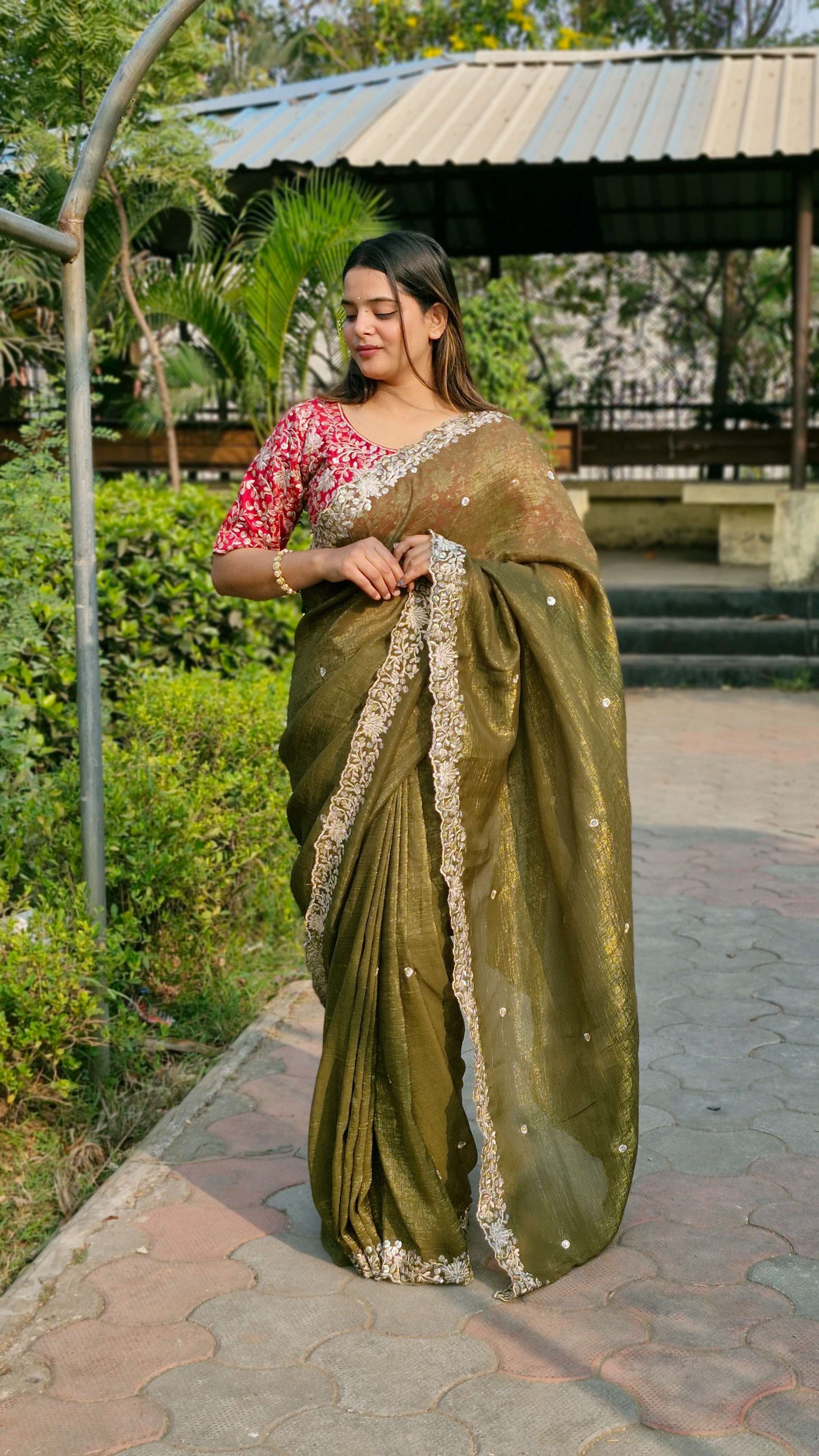 Dazzling Mehendi Candy Crush Sequence Design C Pallu Mehendi Wear With Red Embroidery Blouse