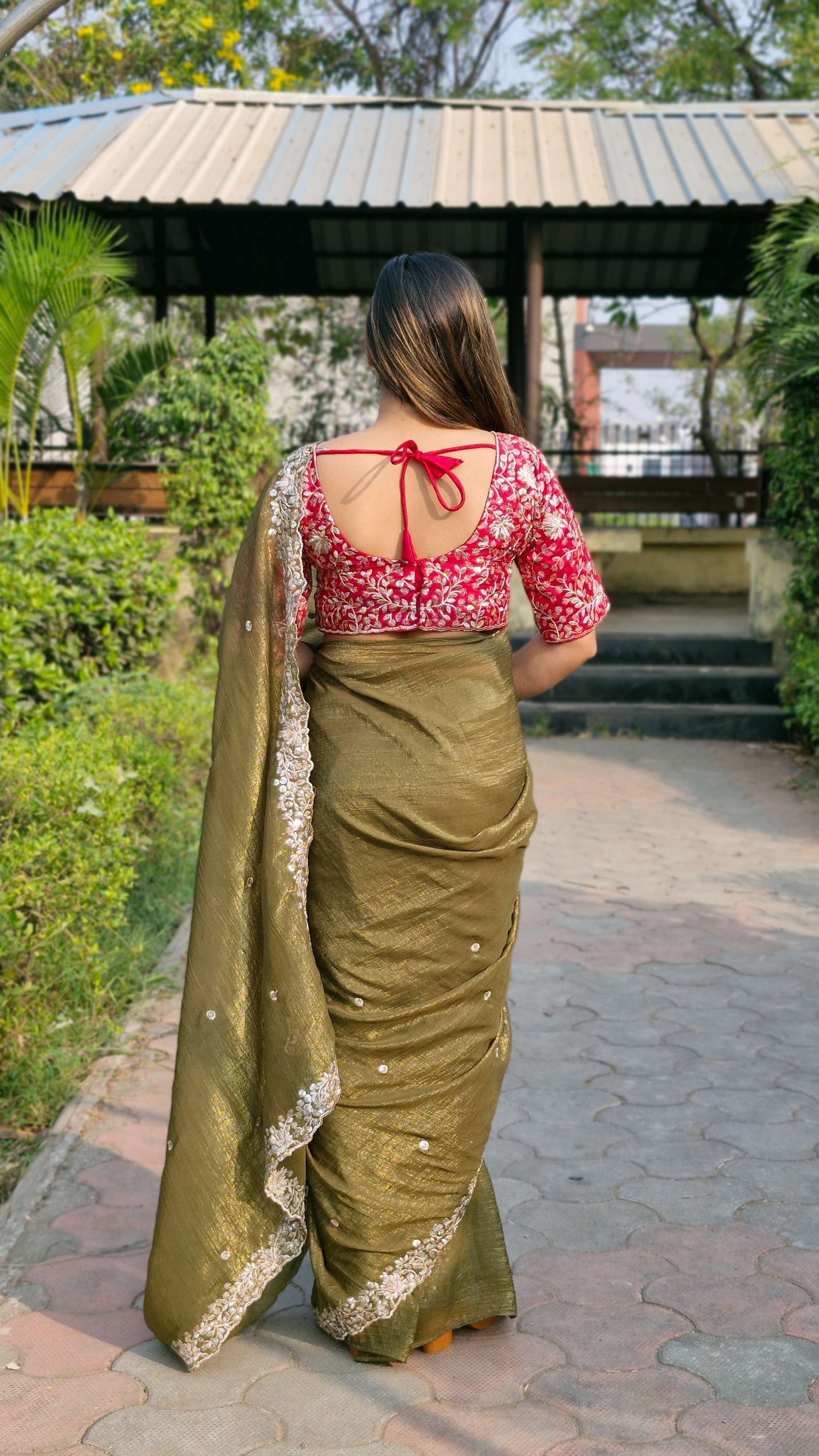Dazzling Mehendi Candy Crush Sequence Design C Pallu Mehendi Wear With Red Embroidery Blouse
