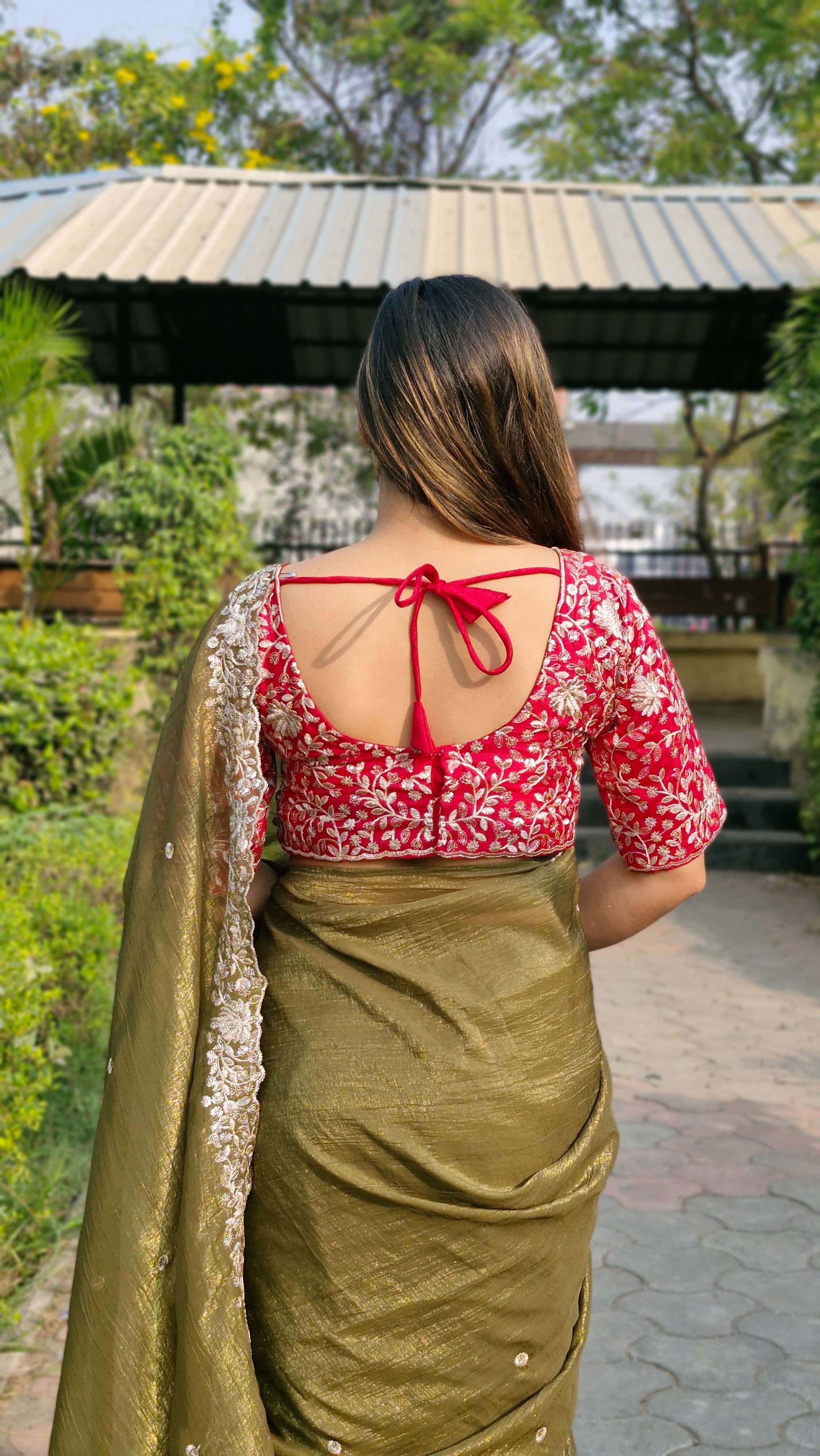 Dazzling Mehendi Candy Crush Sequence Design C Pallu Mehendi Wear With Red Embroidery Blouse